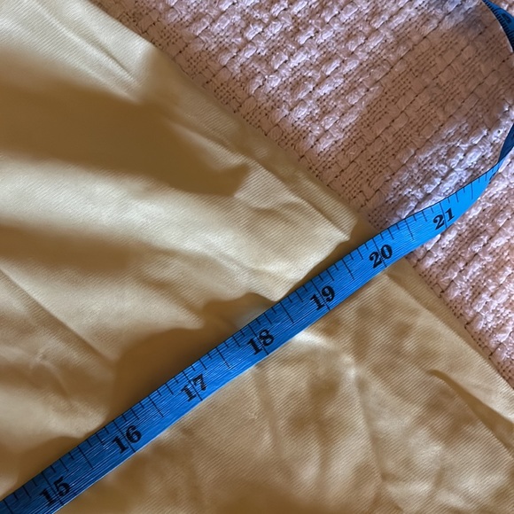 Yellow vintage slip. Excellent vintage condition. - Picture 8 of 10